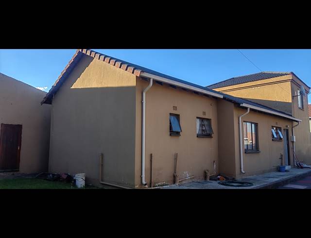 3 BEDROOM HOUSE FOR SALE IN ORMONDE